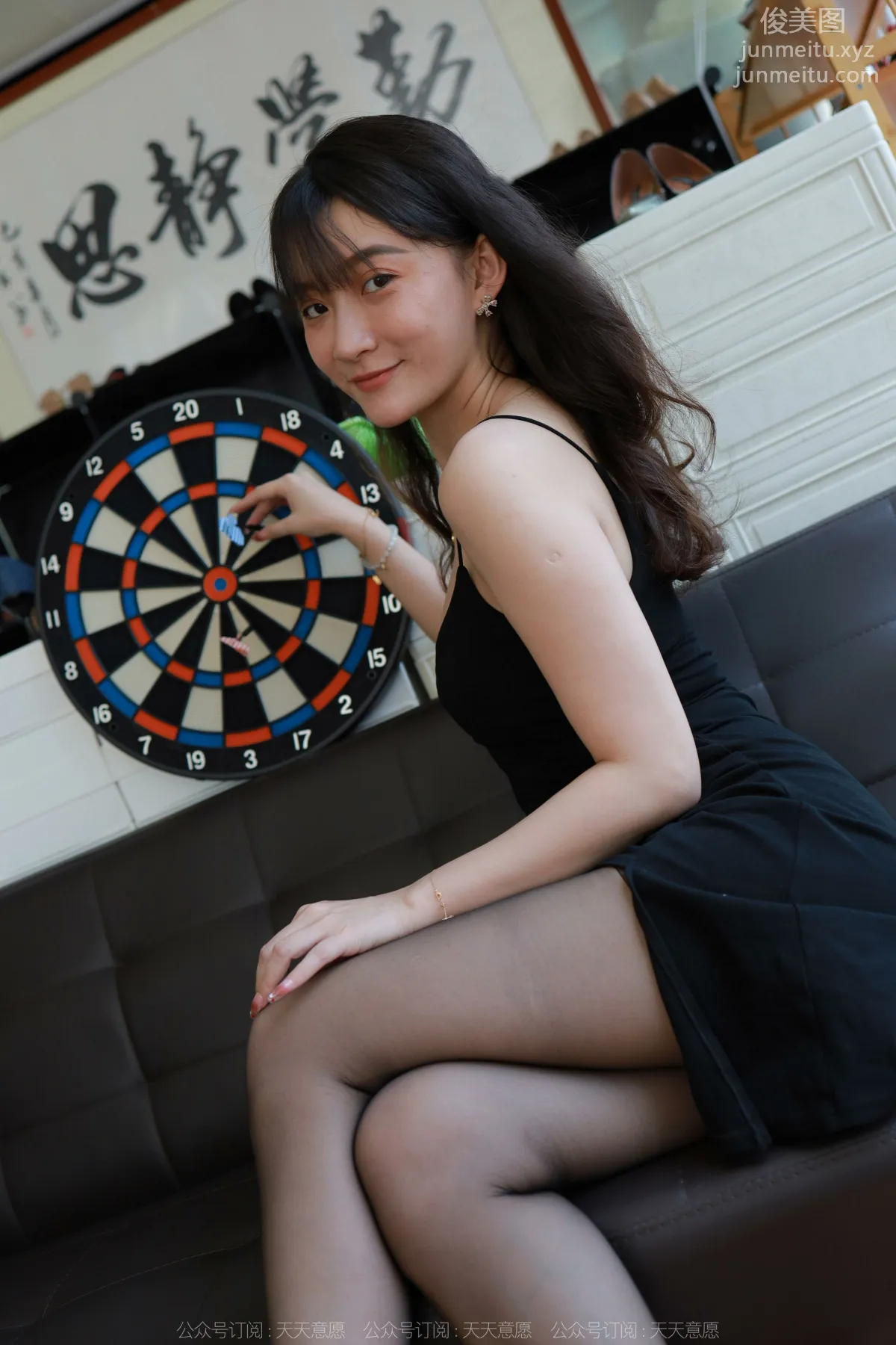 [IESS] 2022.07.02 Silk Enjoyer 1135: IESS Qiuqiu, Black Stockings Cleavage [90P] photo 43