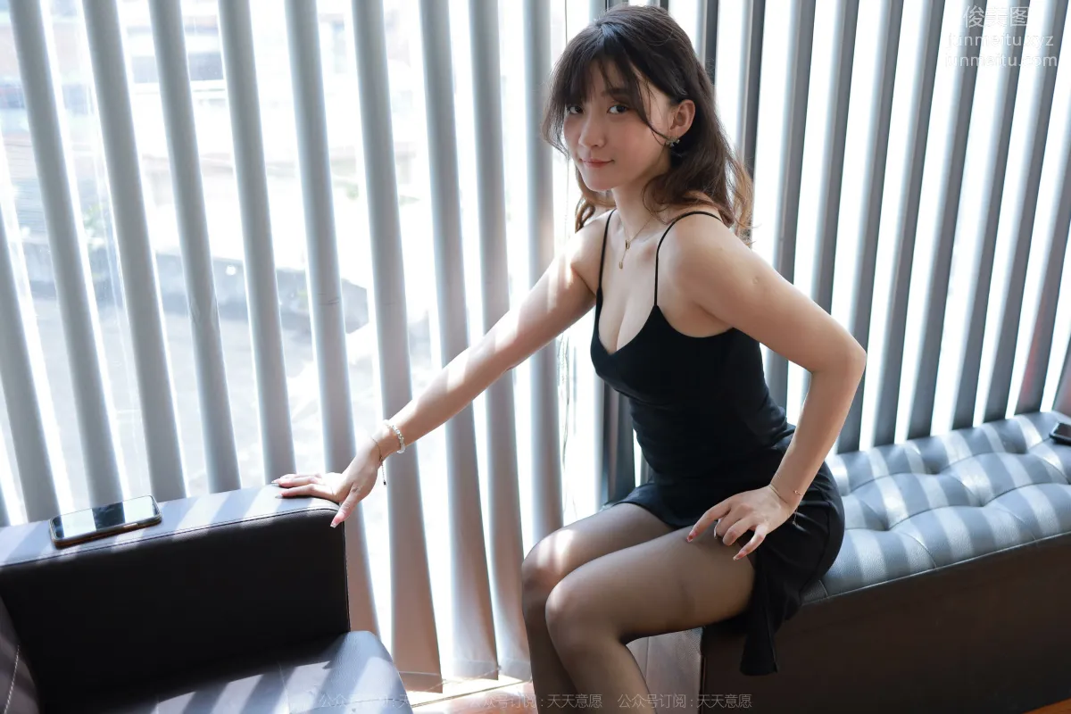 [IESS] 2022.07.02 Silk Enjoyer 1135: IESS Qiuqiu, Black Stockings Cleavage [90P] photo 68