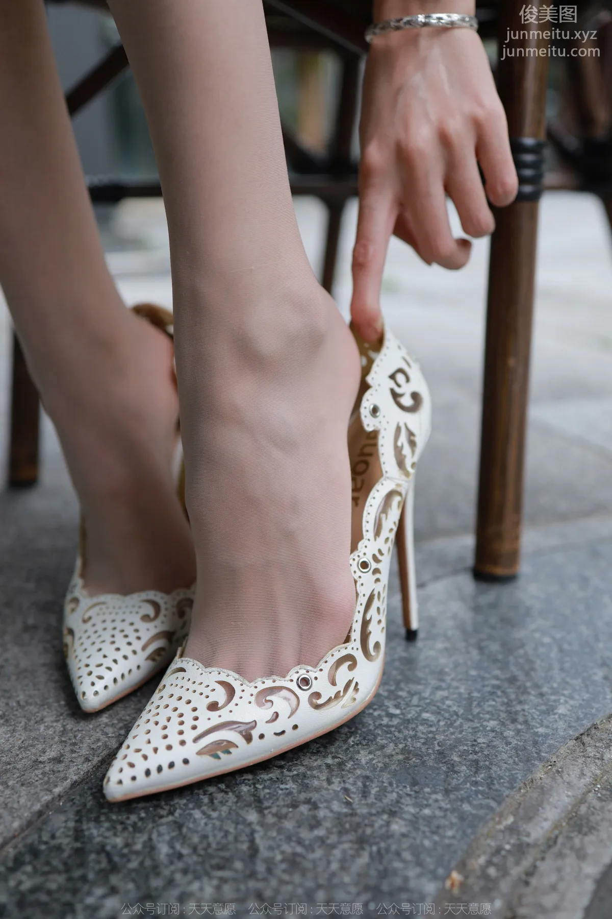 [IESS] 2022.07.05 Silk Enjoyer 1138: Tuan Tuan, Fresh Nude Stockings [84P] photo 3