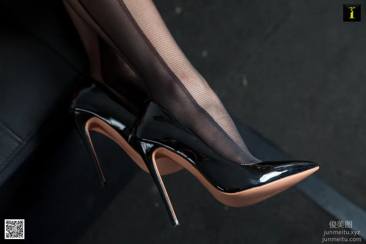 [IESS] 2019.07.26 Silk Enjoyer 537: Autumn Sister's Dominant Fashion Stockings Qiuqiu [97P] photo 91