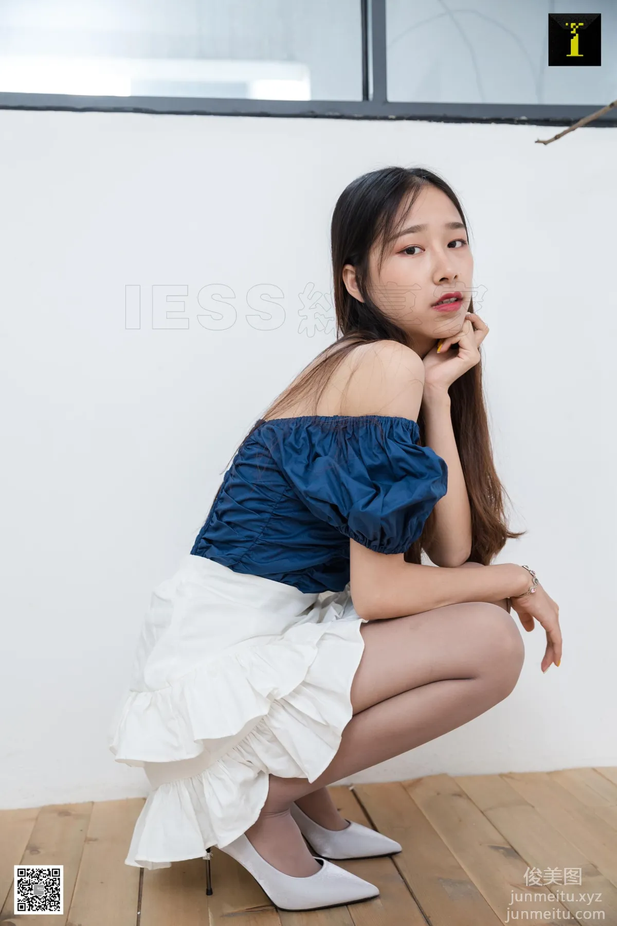 [IESS] 2019.08.23 Silk Enjoyer 557: Mei Zi Changing Shoes at Home, Mei Zi [95P] photo 26
