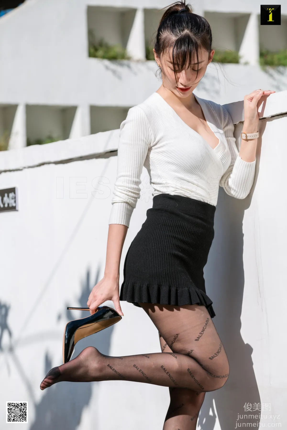 [IESS] 2020.01.15 Silk Enjoyer 658: IESS Qiuqiu, Trying on English Internet Celebrity Socks [93P] photo 25