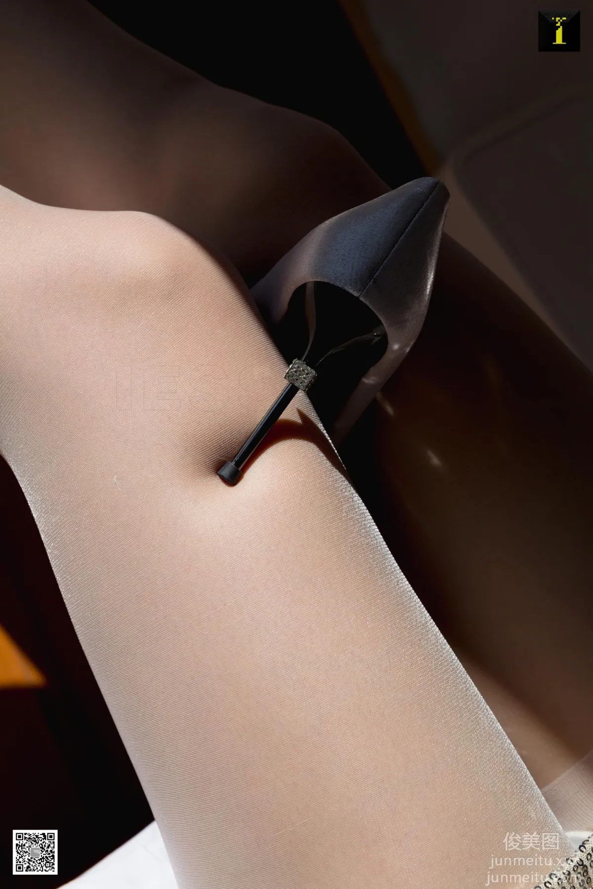 [IESS] 2020.02.11 Silk Enjoyer 677: IESS Qiuqiu, Shadow of Beautiful Stockings [95P] photo 47