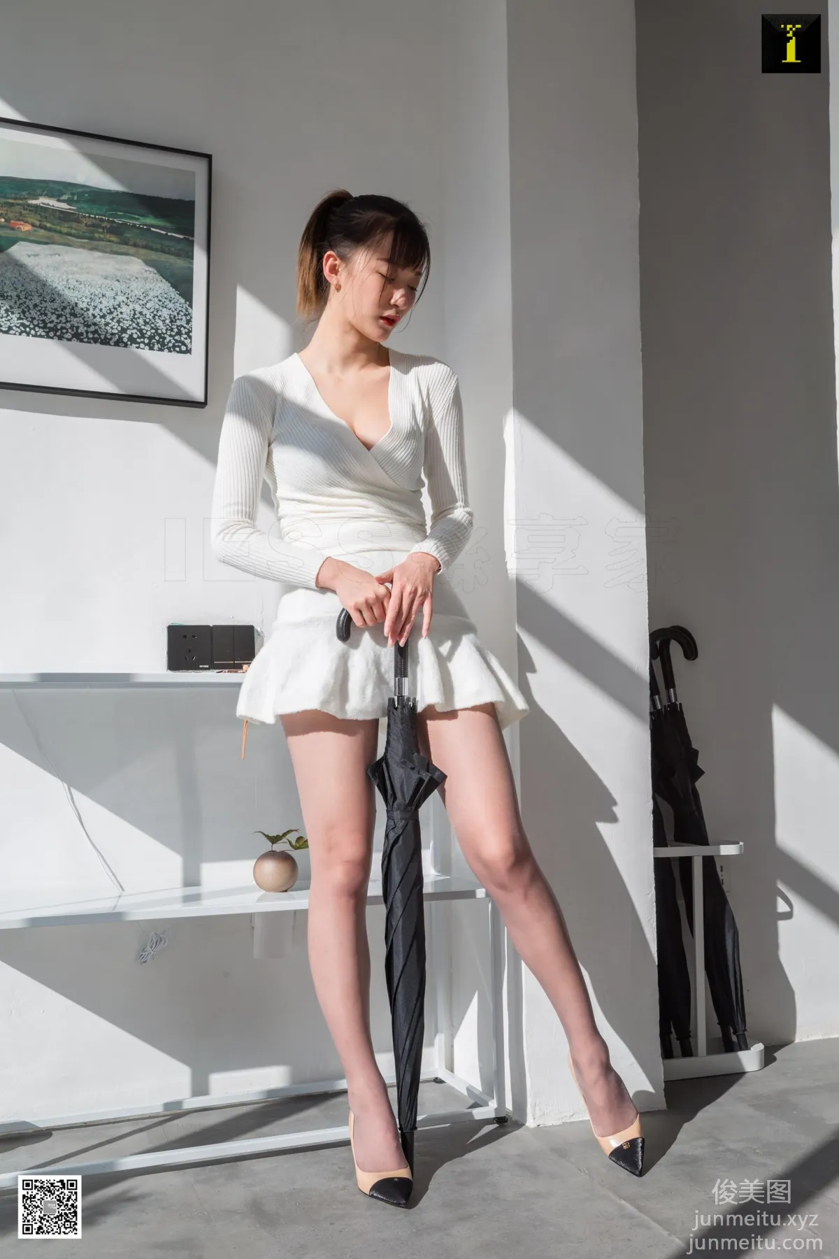 [IESS] 2020.03.20 Silk Enjoyer 704: IESS Qiuqiu, The Rhythm of Black White and Gray [90P] photo 47