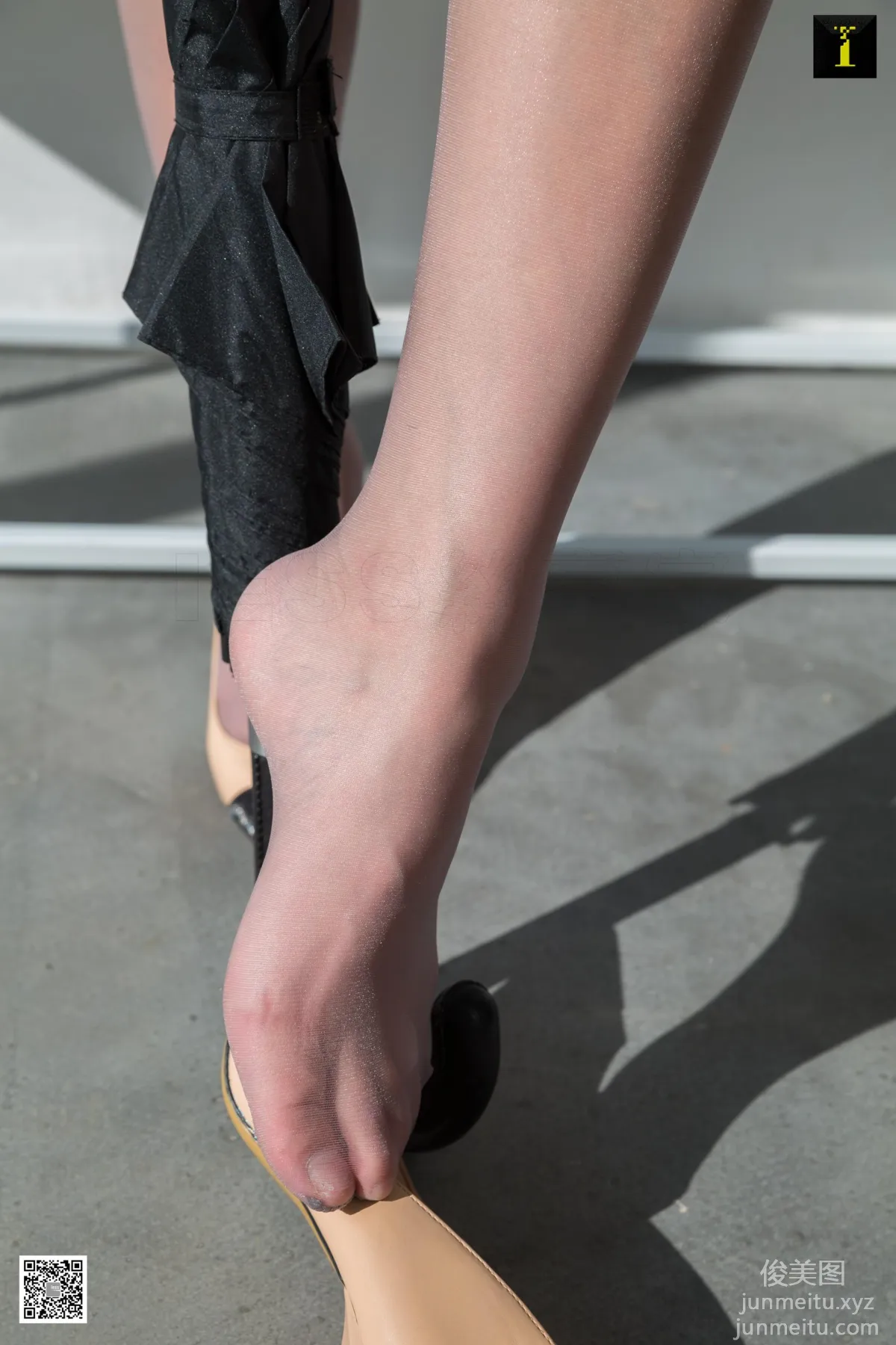 [IESS] 2020.03.20 Silk Enjoyer 704: IESS Qiuqiu, The Rhythm of Black White and Gray [90P] photo 64