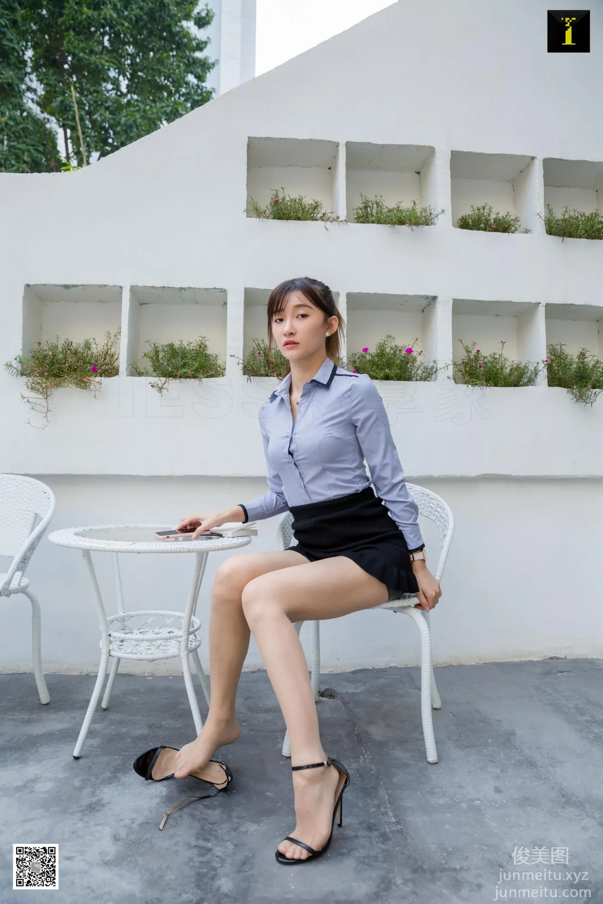 [IESS] 2020.03.30 Silk Enjoyer 710: IESS Qiuqiu, White-Collar Courtyard Relaxing [95P] photo 30