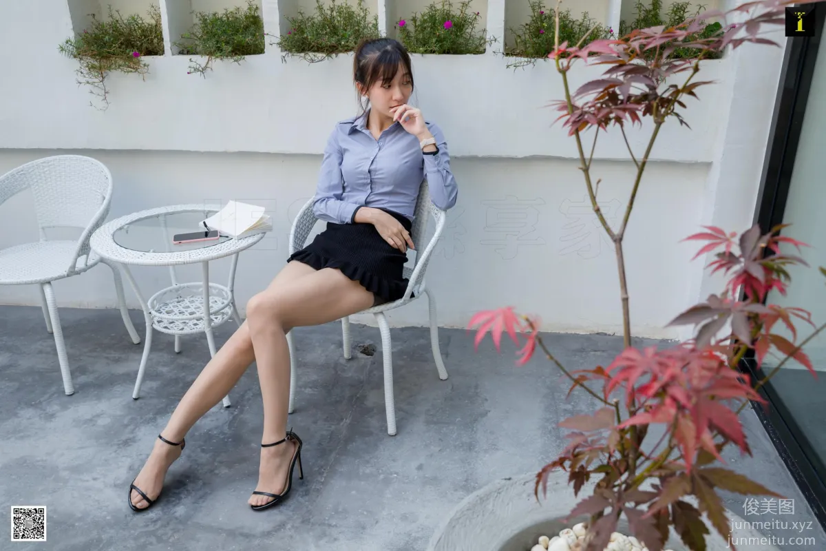 [IESS] 2020.03.30 Silk Enjoyer 710: IESS Qiuqiu, White-Collar Courtyard Relaxing [95P] photo 37