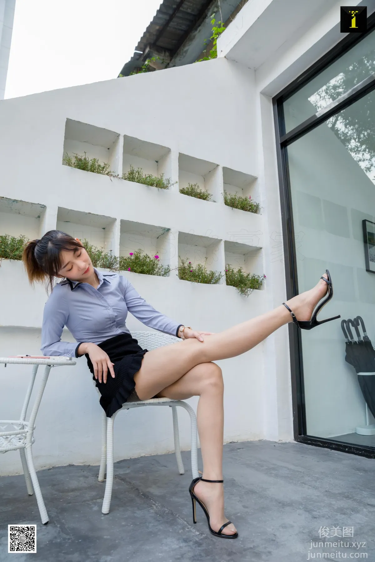 [IESS] 2020.03.30 Silk Enjoyer 710: IESS Qiuqiu, White-Collar Courtyard Relaxing [95P] photo 61