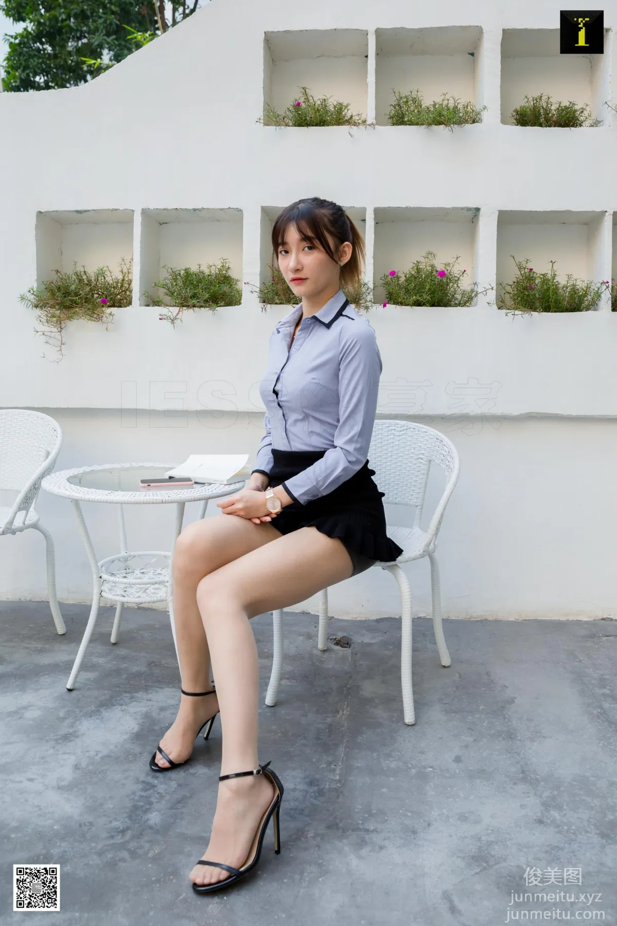 [IESS] 2020.03.30 Silk Enjoyer 710: IESS Qiuqiu, White-Collar Courtyard Relaxing [95P] photo 65
