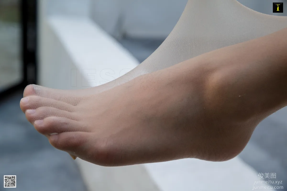 [IESS] 2020.03.30 Silk Enjoyer 710: IESS Qiuqiu, White-Collar Courtyard Relaxing [95P] photo 94
