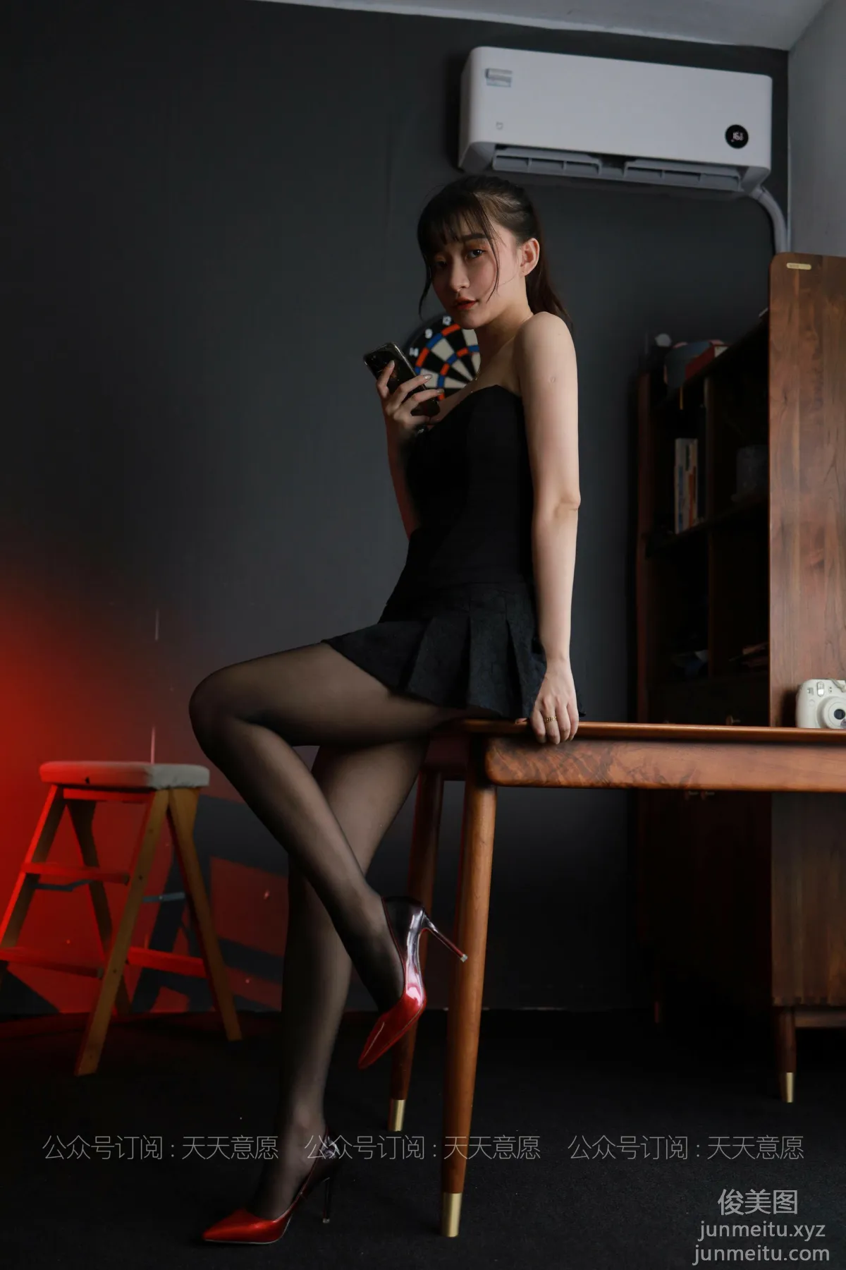 [IESS] 2021.07.02 Silk Enjoyer 849: IESS Qiuqiu, Red Lights and Green Wine [83P] photo 1