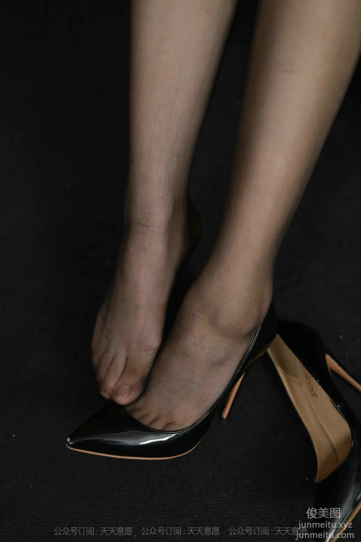 [IESS] 2021.08.21 Silk Enjoyer 896: Xiao Jie, Halter Dress [105P] photo 53