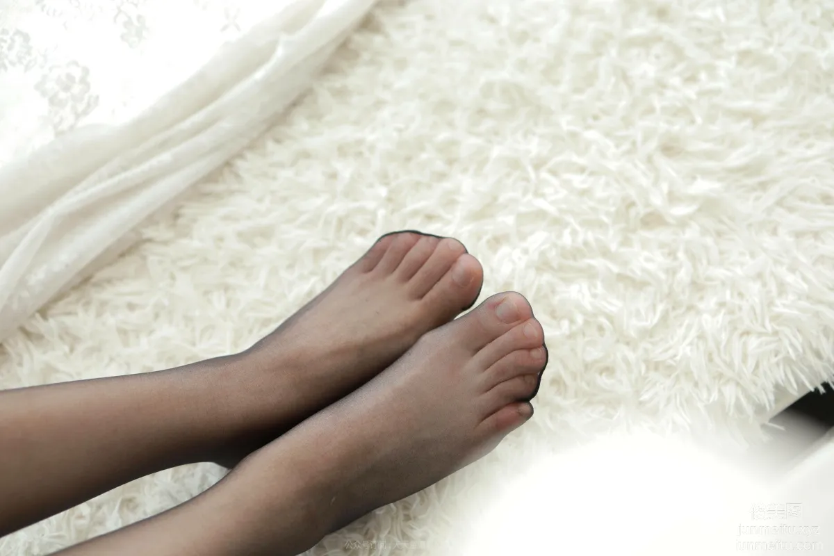 [IESS異思趣向] 2021.08.31 絲享家905：小婕《金色吊帶裙》[93P] 12