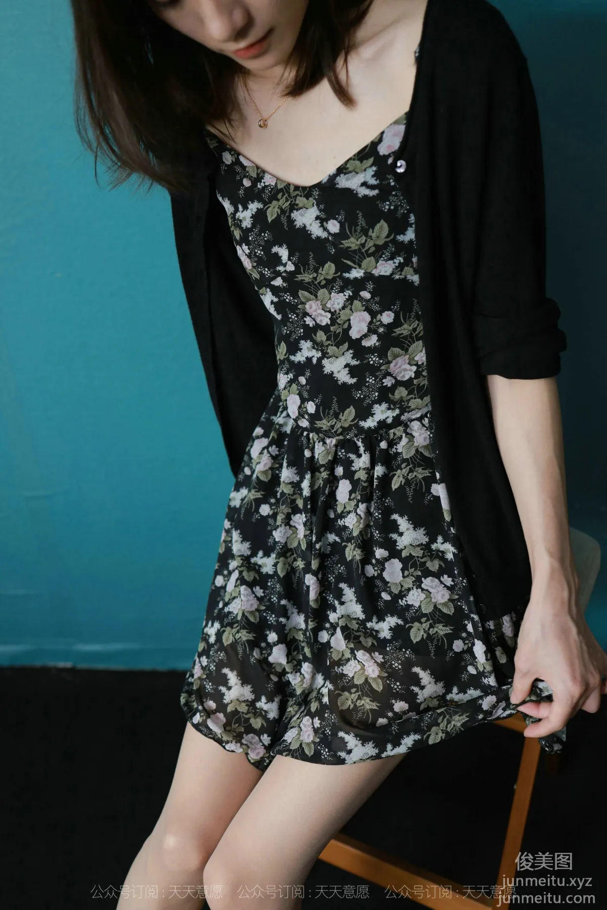 [IESS] 2021.09.17 Silk Enjoyer 921: Xiao Liu, Floral Short Skirt [89P] photo 25