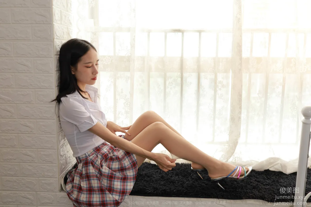 [IESS] 2021.09.22 Silk Enjoyer 926: Mei Zi "Campus Style Short Skirt" [91P] photo 36