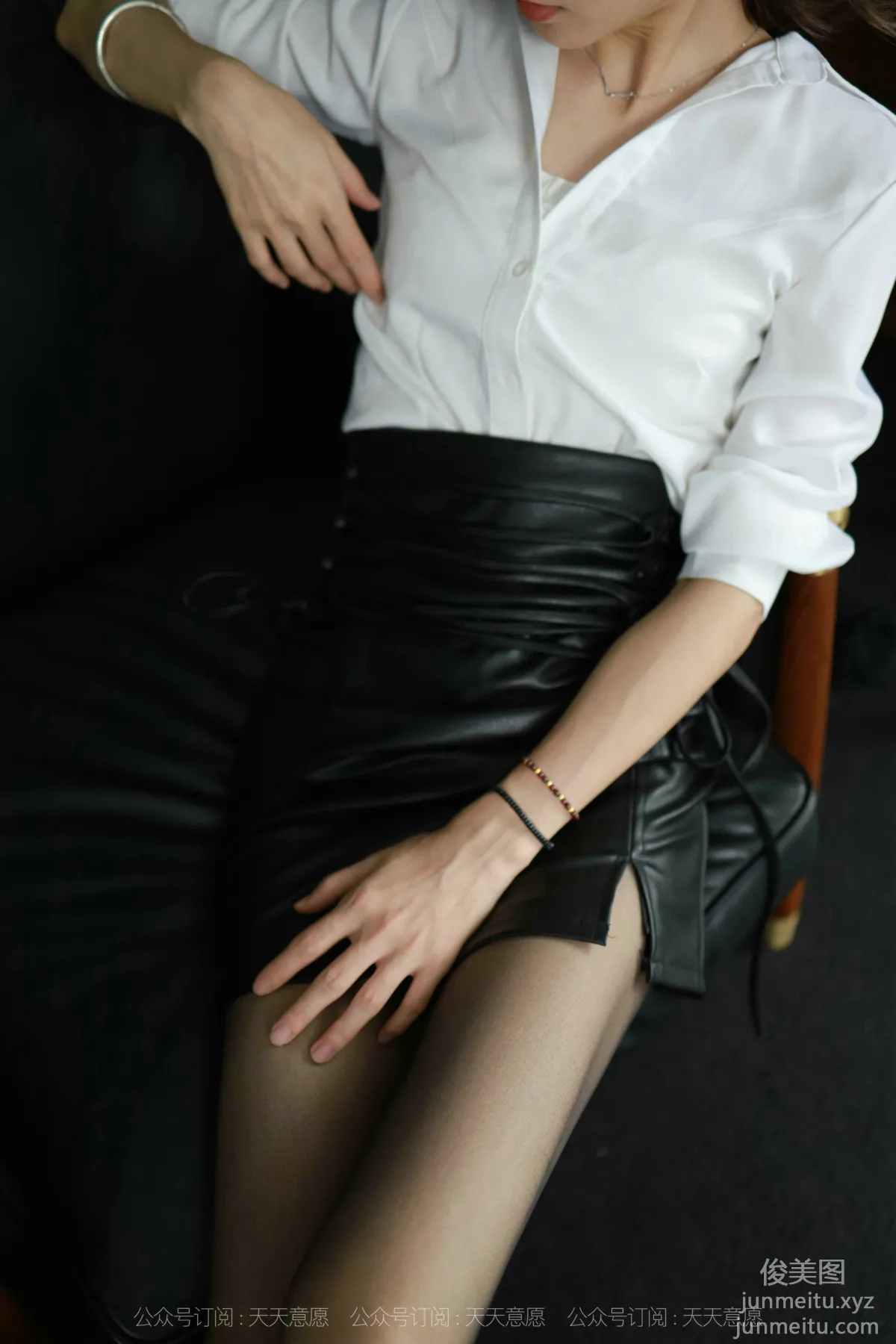 [IESS] 2021.10.03 Silk Enjoyer 936: Xiao Liu, Sexy Leather Skirt [93P] photo 40