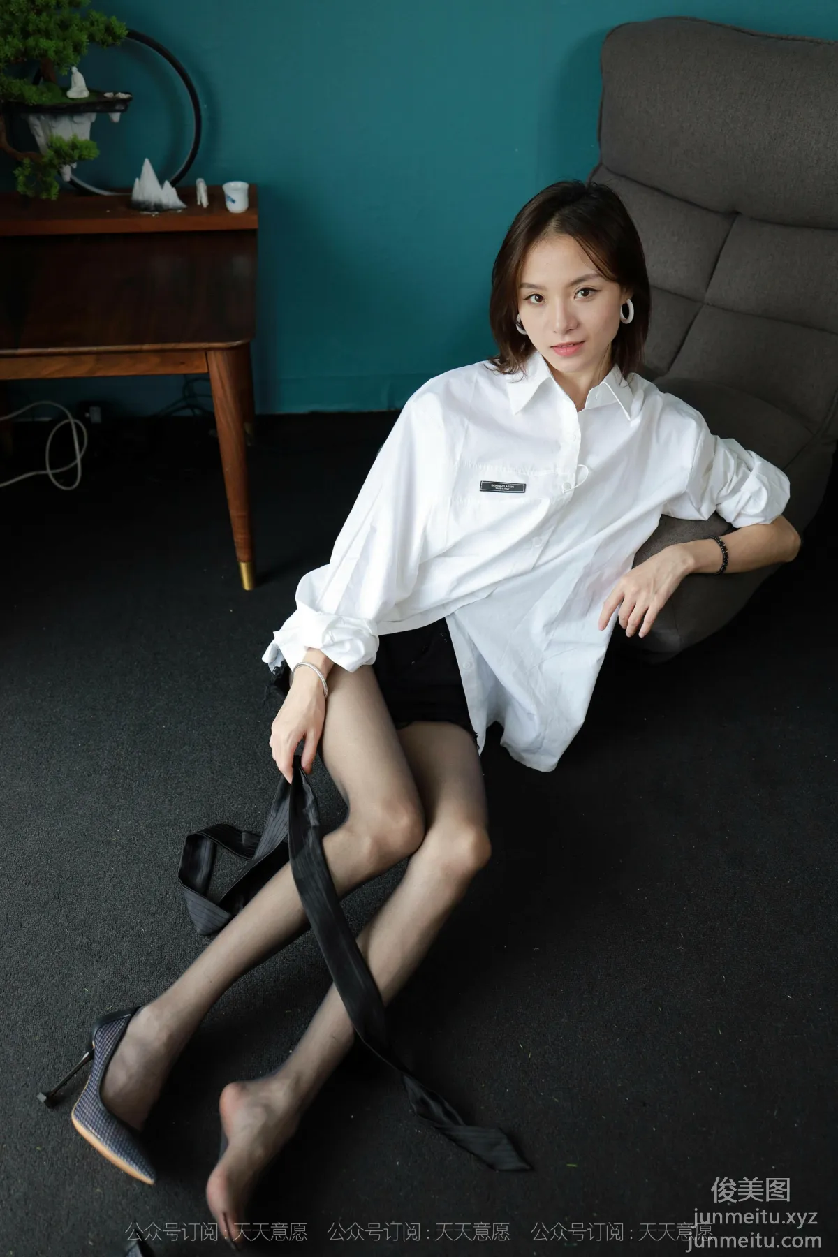 [IESS] 2021.10.11 Silk Enjoyer 944: Xiao Liu, Black Silk Ribbon [90P] photo 54