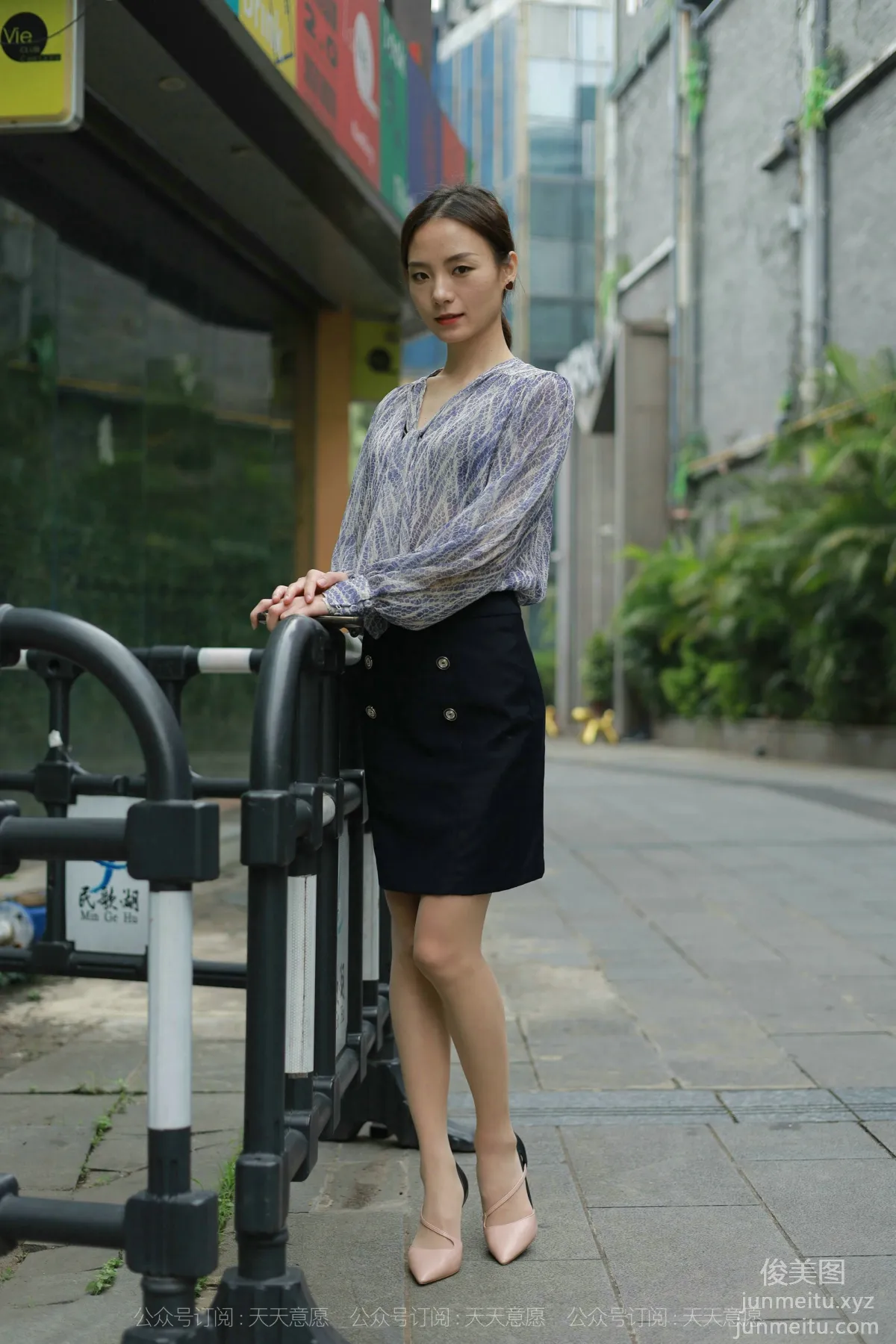 [IESS] 2021.10.23 Silk Enjoyer 955: Xiao Liu, Take You for a Walk [91P] photo 3