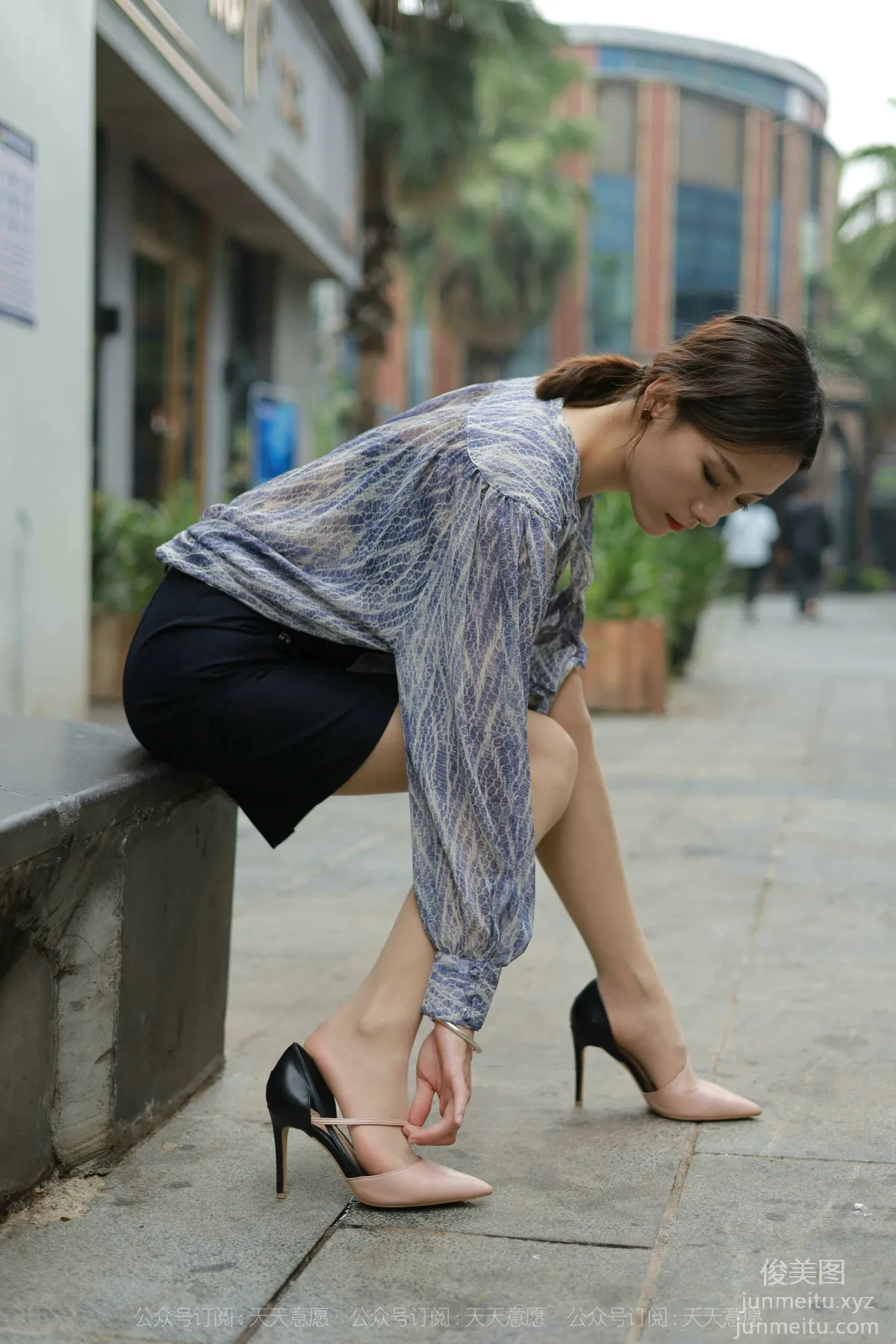 [IESS] 2021.10.23 Silk Enjoyer 955: Xiao Liu, Take You for a Walk [91P] photo 22
