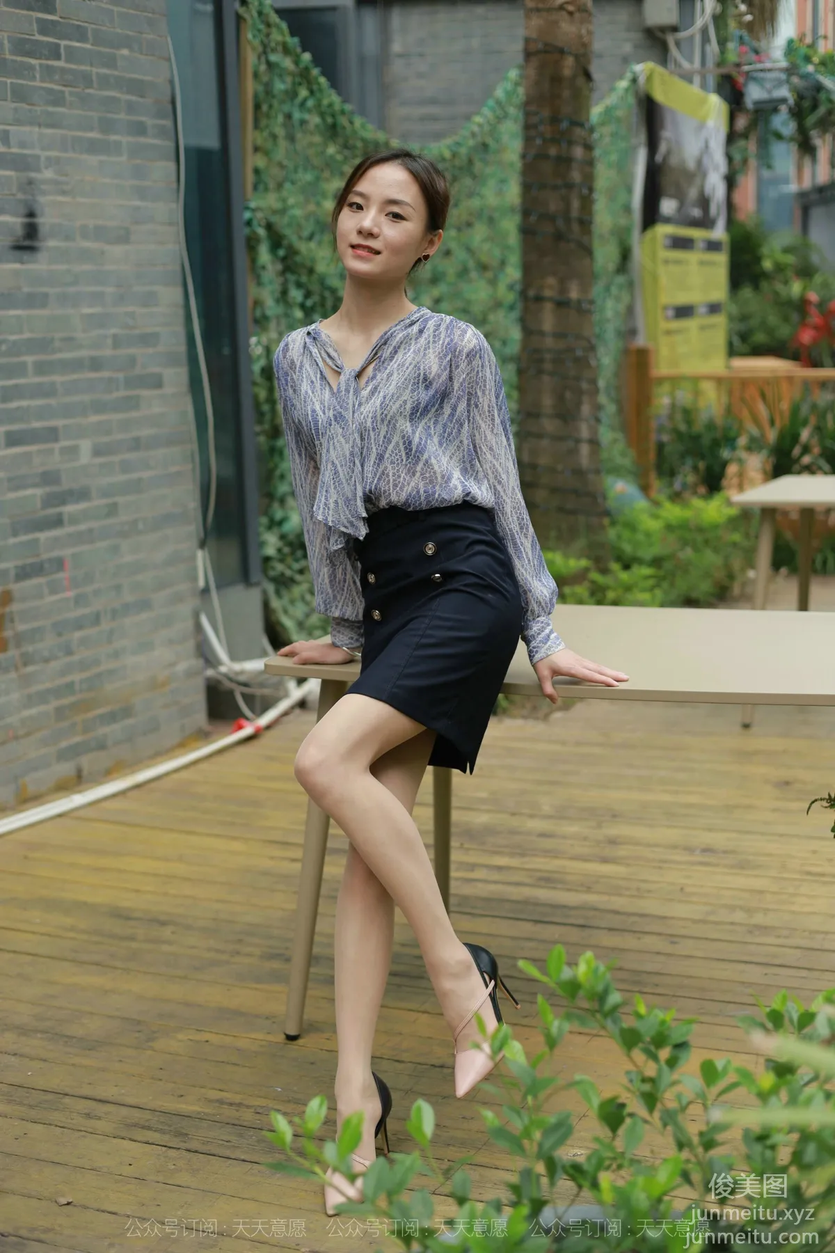 [IESS] 2021.10.23 Silk Enjoyer 955: Xiao Liu, Take You for a Walk [91P] photo 29
