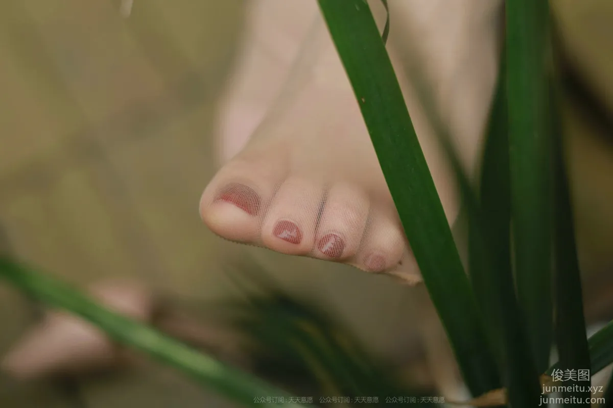 [IESS] 2021.10.23 Silk Enjoyer 955: Xiao Liu, Take You for a Walk [91P] photo 38