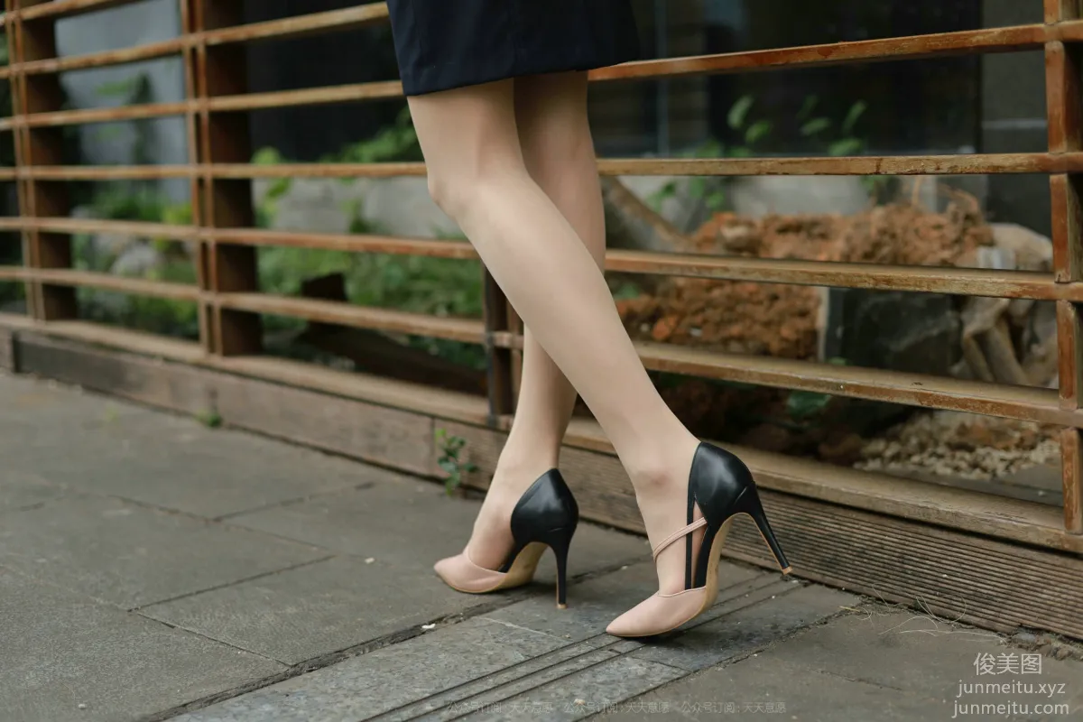 [IESS] 2021.10.23 Silk Enjoyer 955: Xiao Liu, Take You for a Walk [91P] photo 59