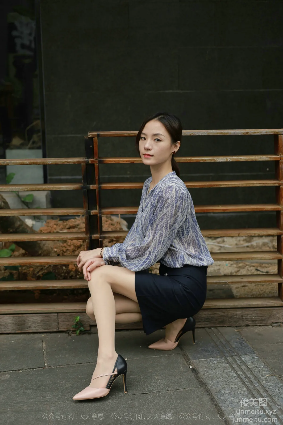 [IESS] 2021.10.23 Silk Enjoyer 955: Xiao Liu, Take You for a Walk [91P] photo 65
