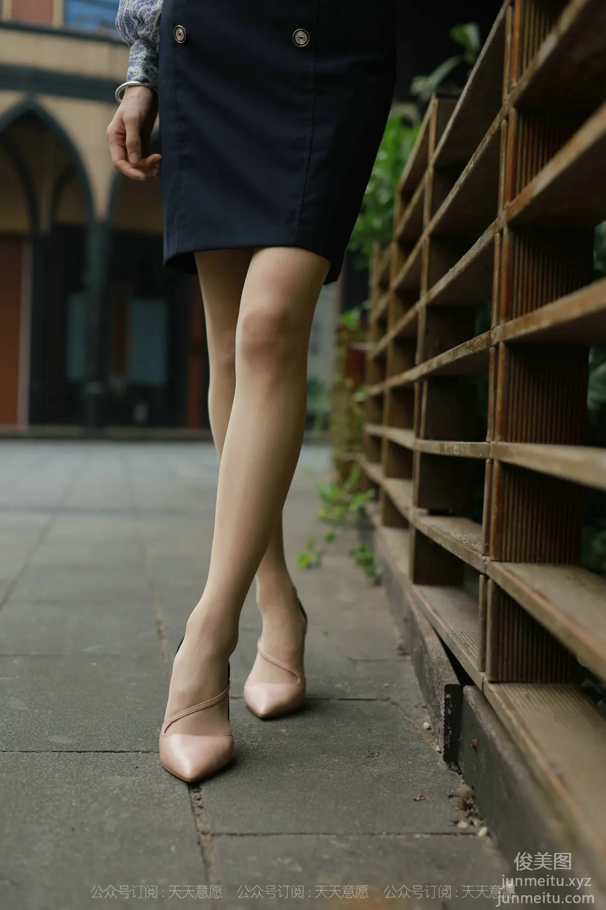 [IESS] 2021.10.23 Silk Enjoyer 955: Xiao Liu, Take You for a Walk [91P] photo 69