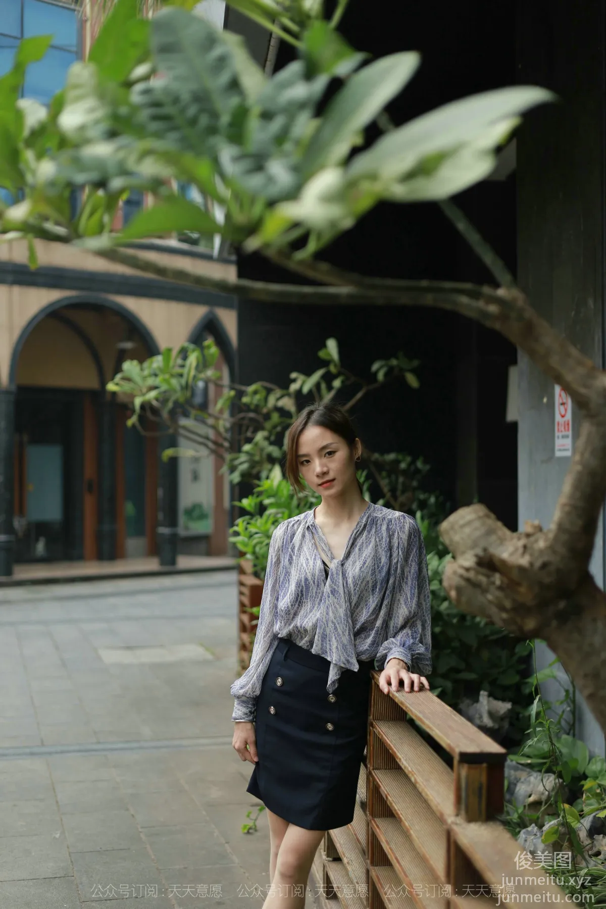 [IESS] 2021.10.23 Silk Enjoyer 955: Xiao Liu, Take You for a Walk [91P] photo 70