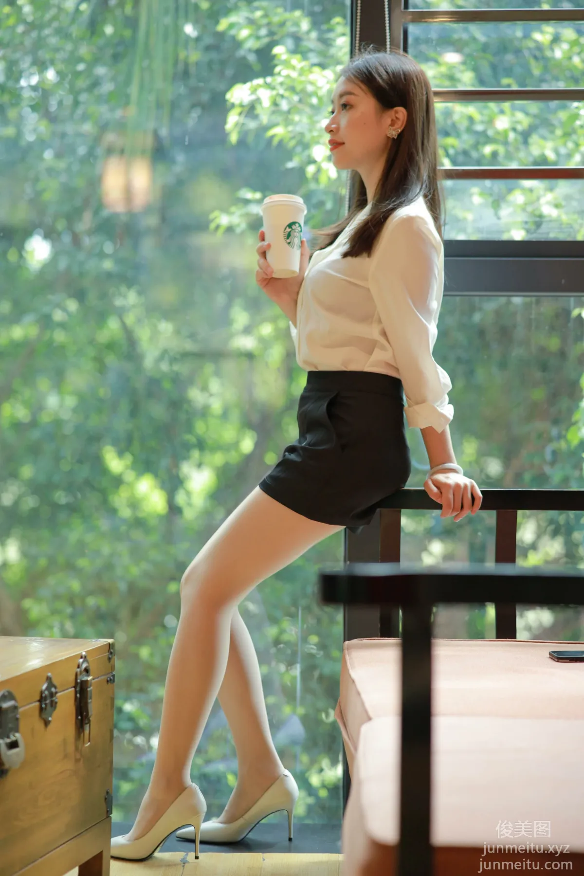 [IESS] 2021.11.03 Silk Enjoyer 964: Xiao Jie, Beauty on the Sofa [100P] photo 19