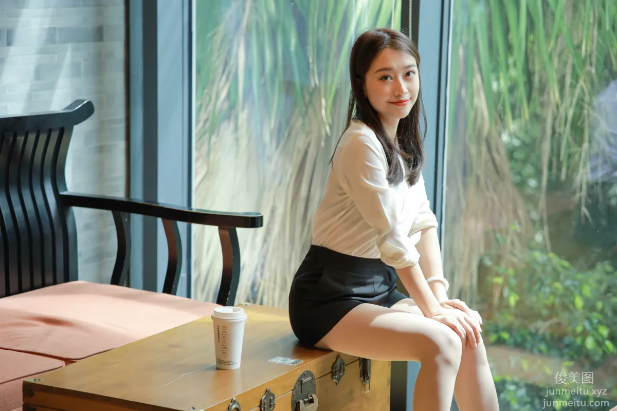 [IESS] 2021.11.03 Silk Enjoyer 964: Xiao Jie, Beauty on the Sofa [100P] photo 30