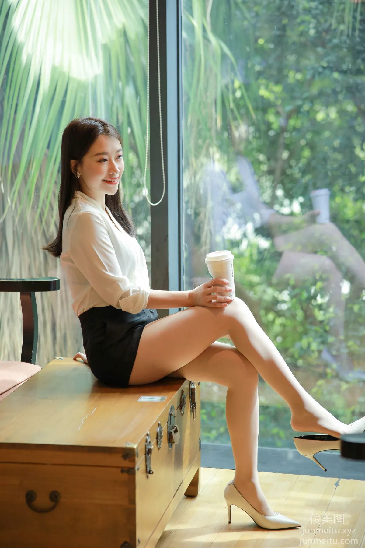 [IESS] 2021.11.03 Silk Enjoyer 964: Xiao Jie, Beauty on the Sofa [100P] photo 33