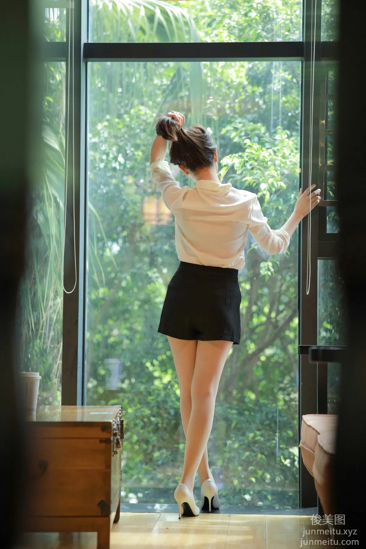 [IESS] 2021.11.03 Silk Enjoyer 964: Xiao Jie, Beauty on the Sofa [100P] photo 42