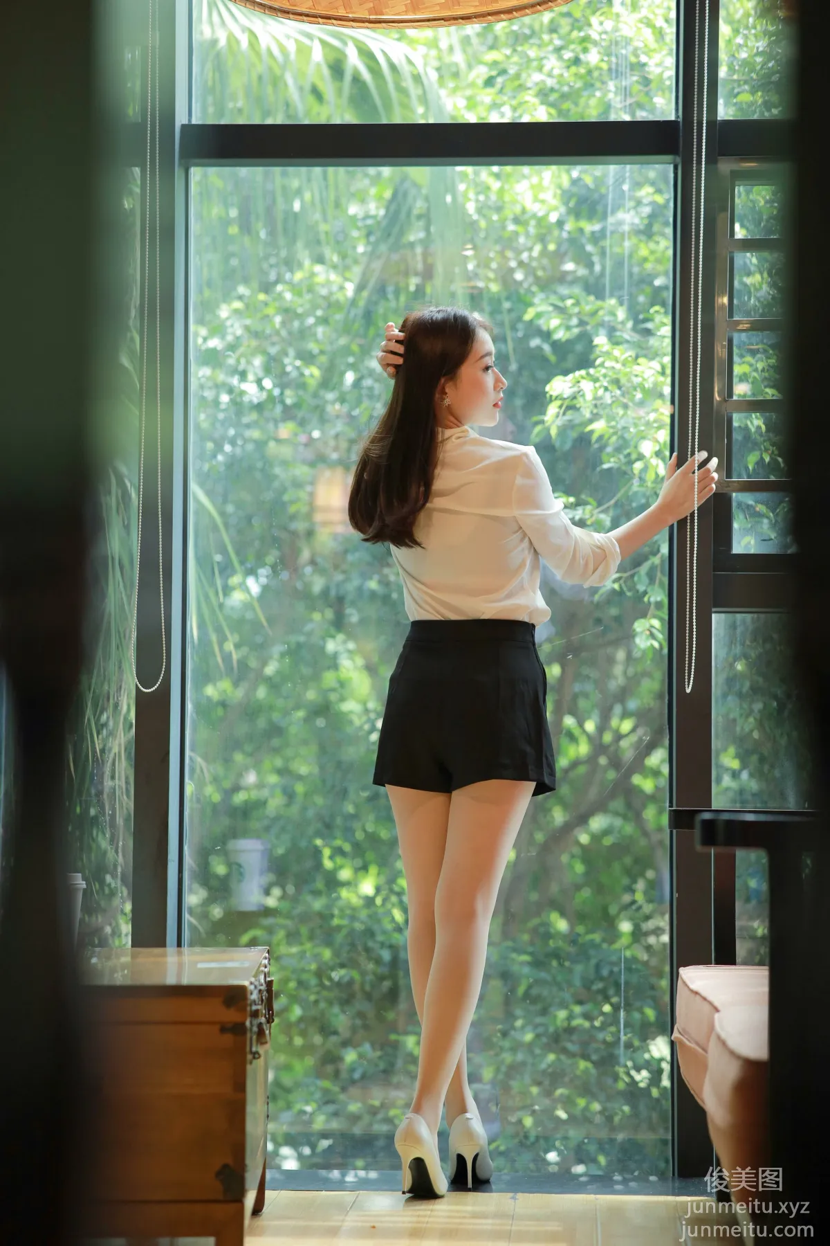 [IESS] 2021.11.03 Silk Enjoyer 964: Xiao Jie, Beauty on the Sofa [100P] photo 43