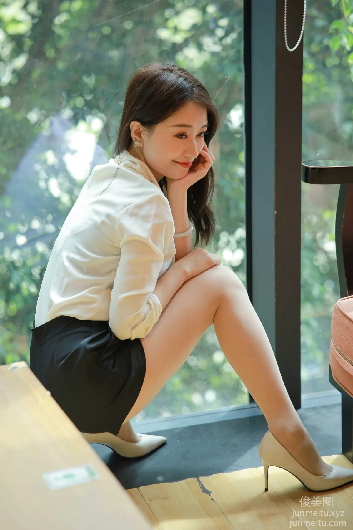 [IESS] 2021.11.03 Silk Enjoyer 964: Xiao Jie, Beauty on the Sofa [100P] photo 47