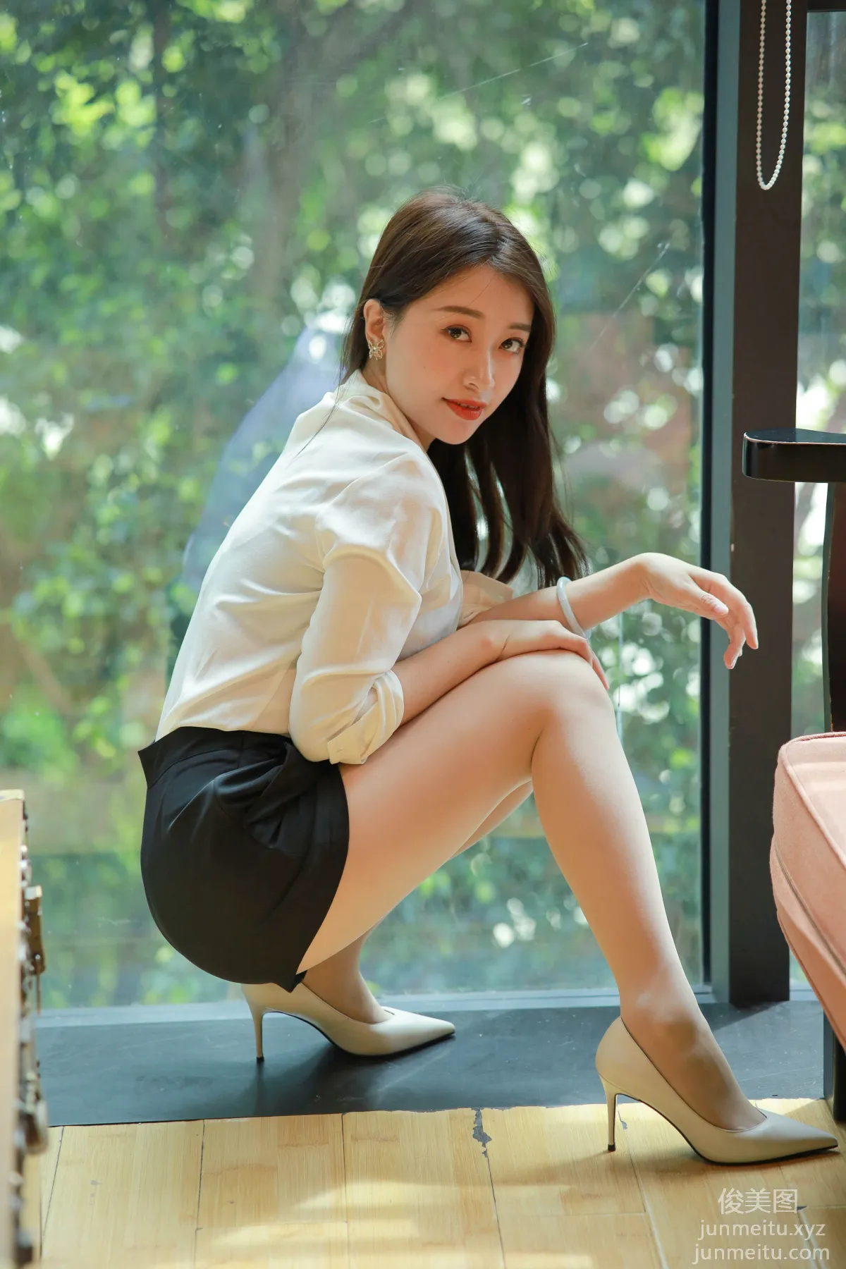 [IESS] 2021.11.03 Silk Enjoyer 964: Xiao Jie, Beauty on the Sofa [100P] photo 48