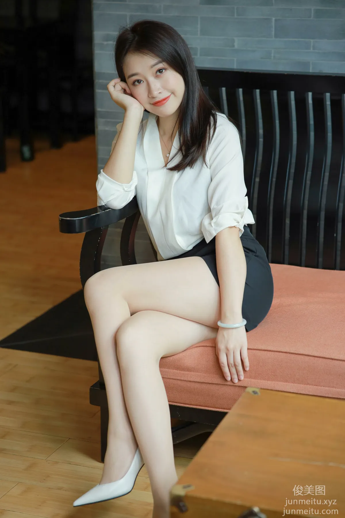 [IESS] 2021.11.03 Silk Enjoyer 964: Xiao Jie, Beauty on the Sofa [100P] photo 56