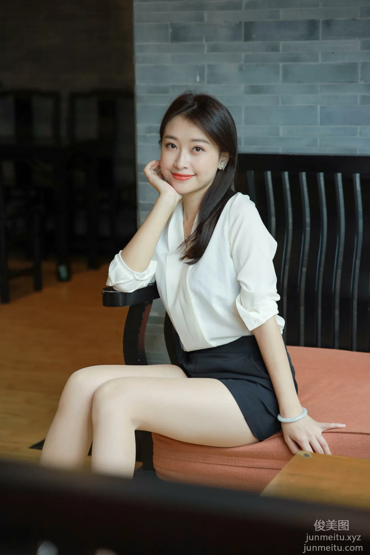 [IESS] 2021.11.03 Silk Enjoyer 964: Xiao Jie, Beauty on the Sofa [100P] photo 58