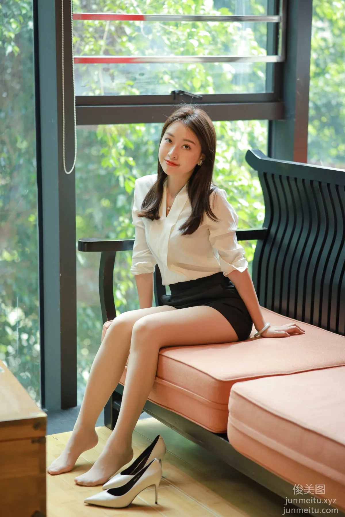 [IESS] 2021.11.03 Silk Enjoyer 964: Xiao Jie, Beauty on the Sofa [100P] photo 67