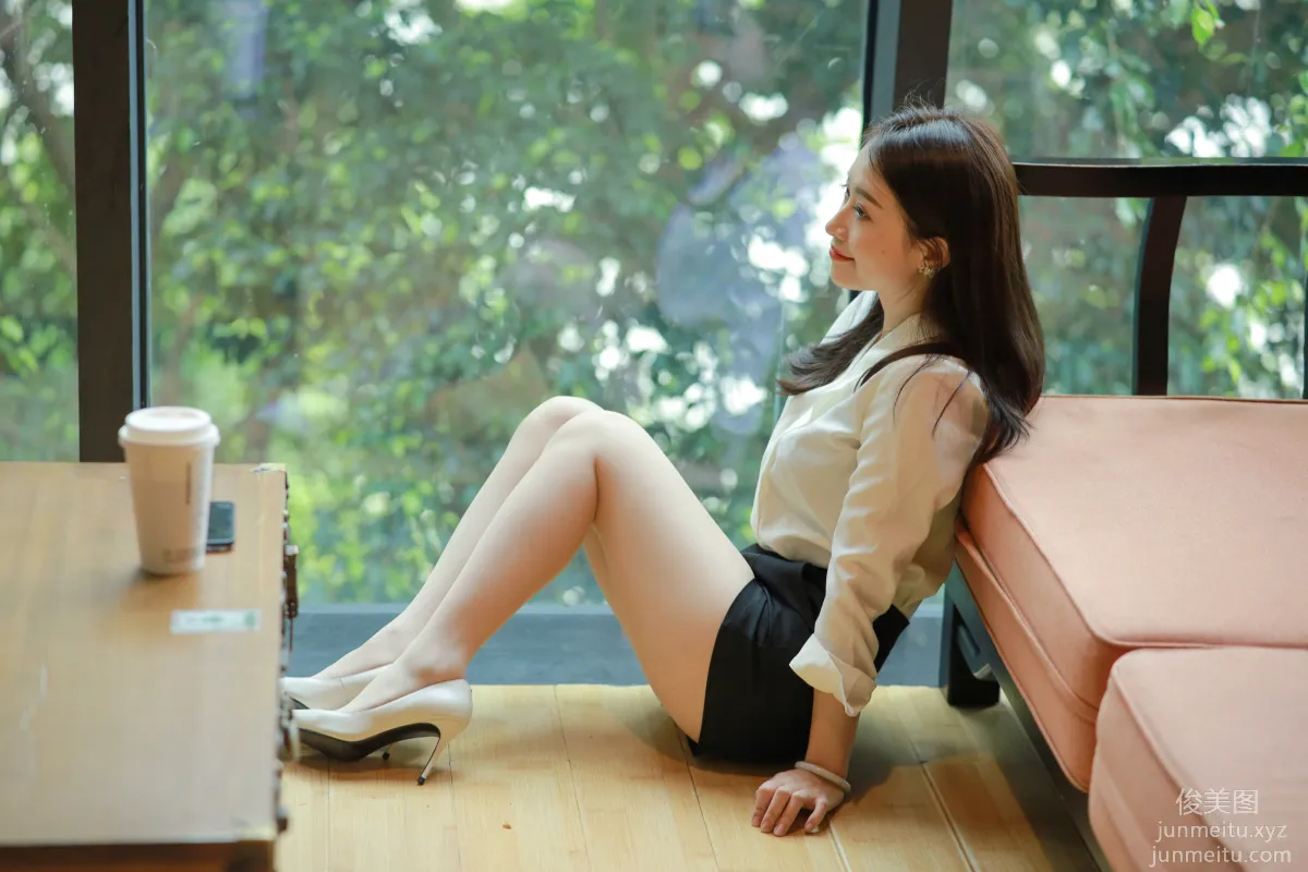 [IESS] 2021.11.03 Silk Enjoyer 964: Xiao Jie, Beauty on the Sofa [100P] photo 77