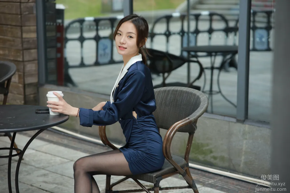[IESS] 2021.11.05 Silk Enjoyer 966: Xiao Liu, Sexy Bodycon Professional Attire [87P] photo 15