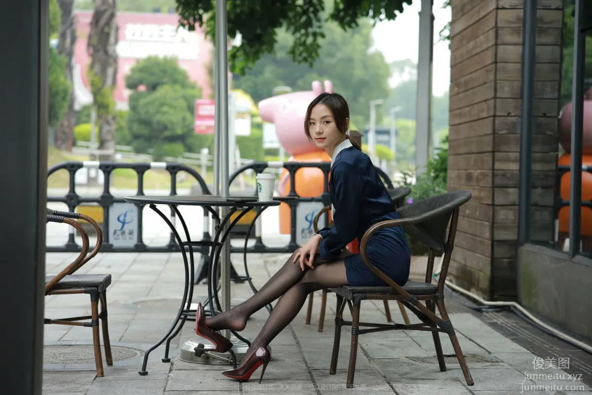 [IESS] 2021.11.05 Silk Enjoyer 966: Xiao Liu, Sexy Bodycon Professional Attire [87P] photo 28