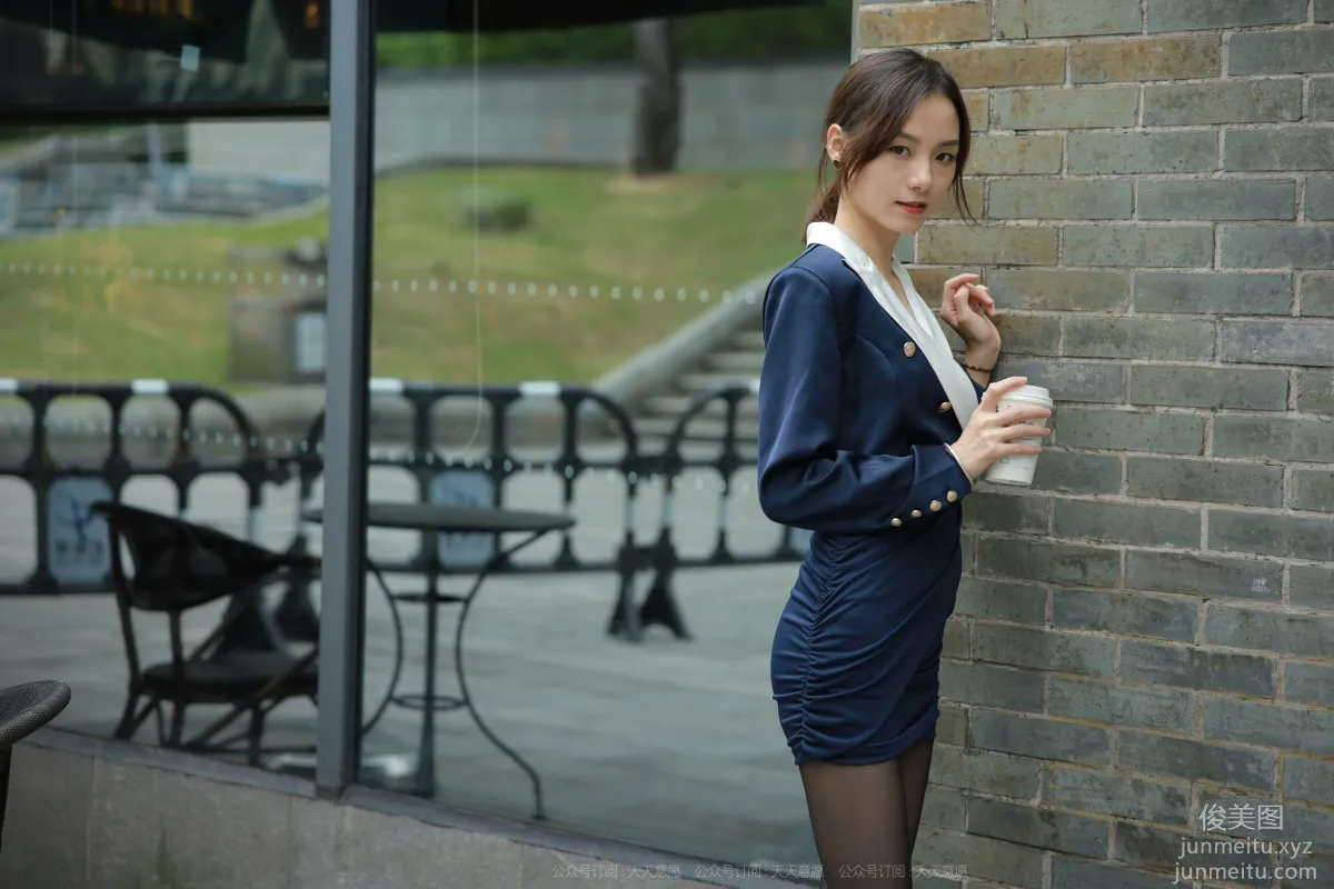 [IESS] 2021.11.05 Silk Enjoyer 966: Xiao Liu, Sexy Bodycon Professional Attire [87P] photo 33