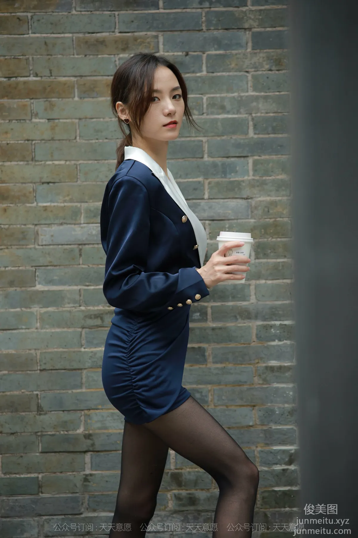 [IESS] 2021.11.05 Silk Enjoyer 966: Xiao Liu, Sexy Bodycon Professional Attire [87P] photo 44
