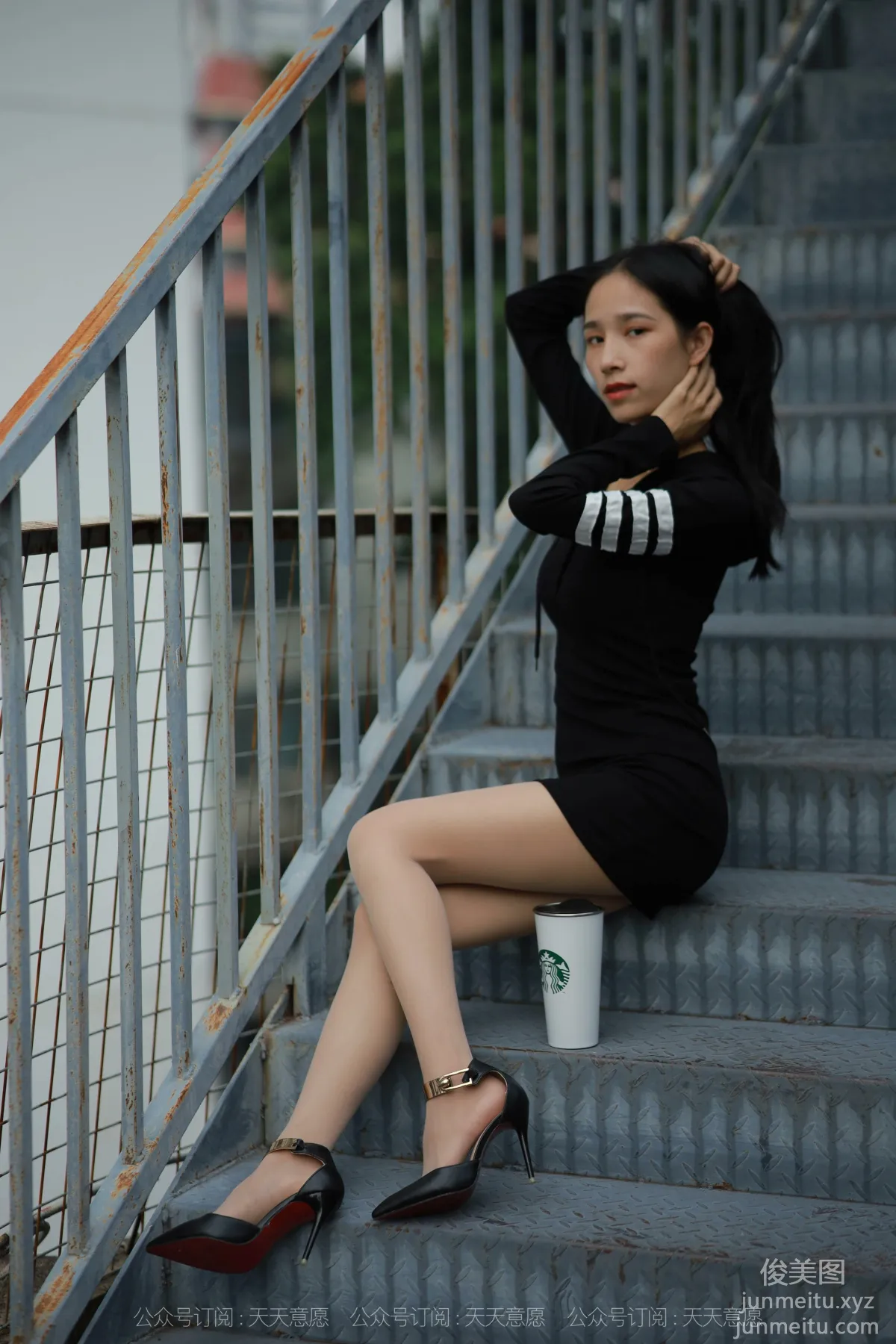 [IESS] 2021.11.06 Silk Enjoyer 967: Mei Zi, Long Legs on the Rooftop [77P] photo 14