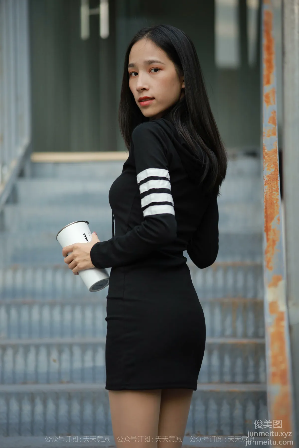 [IESS] 2021.11.06 Silk Enjoyer 967: Mei Zi, Long Legs on the Rooftop [77P] photo 31