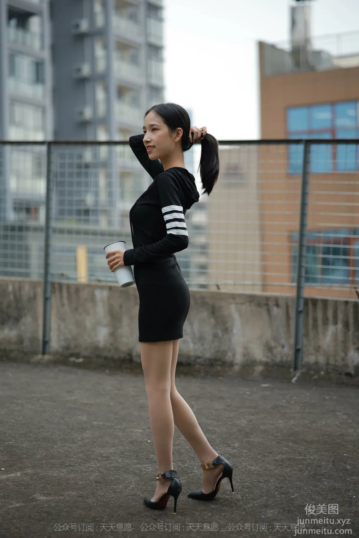 [IESS] 2021.11.06 Silk Enjoyer 967: Mei Zi, Long Legs on the Rooftop [77P] photo 51
