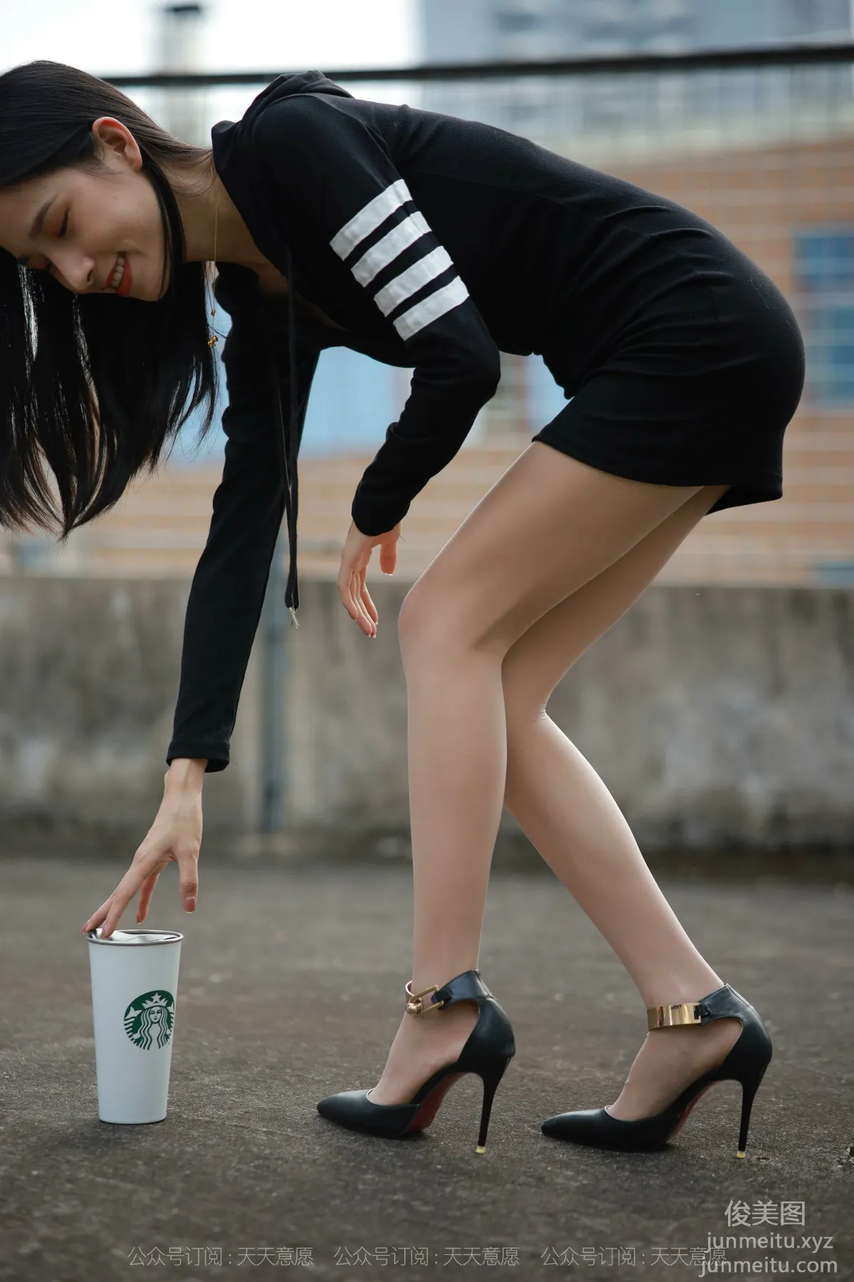 [IESS] 2021.11.06 Silk Enjoyer 967: Mei Zi, Long Legs on the Rooftop [77P] photo 74