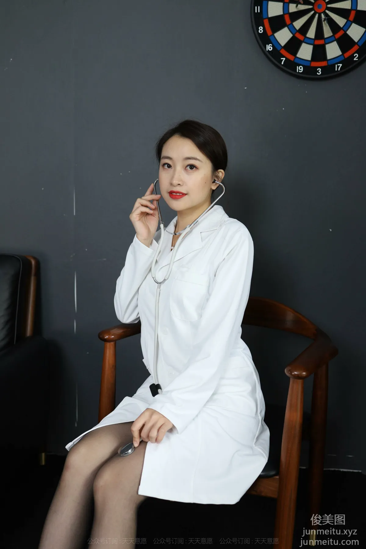 [IESS] 2022.01.05 Silk Enjoyer 982: Xiao Jie, Beautiful Doctor [88P] photo 15