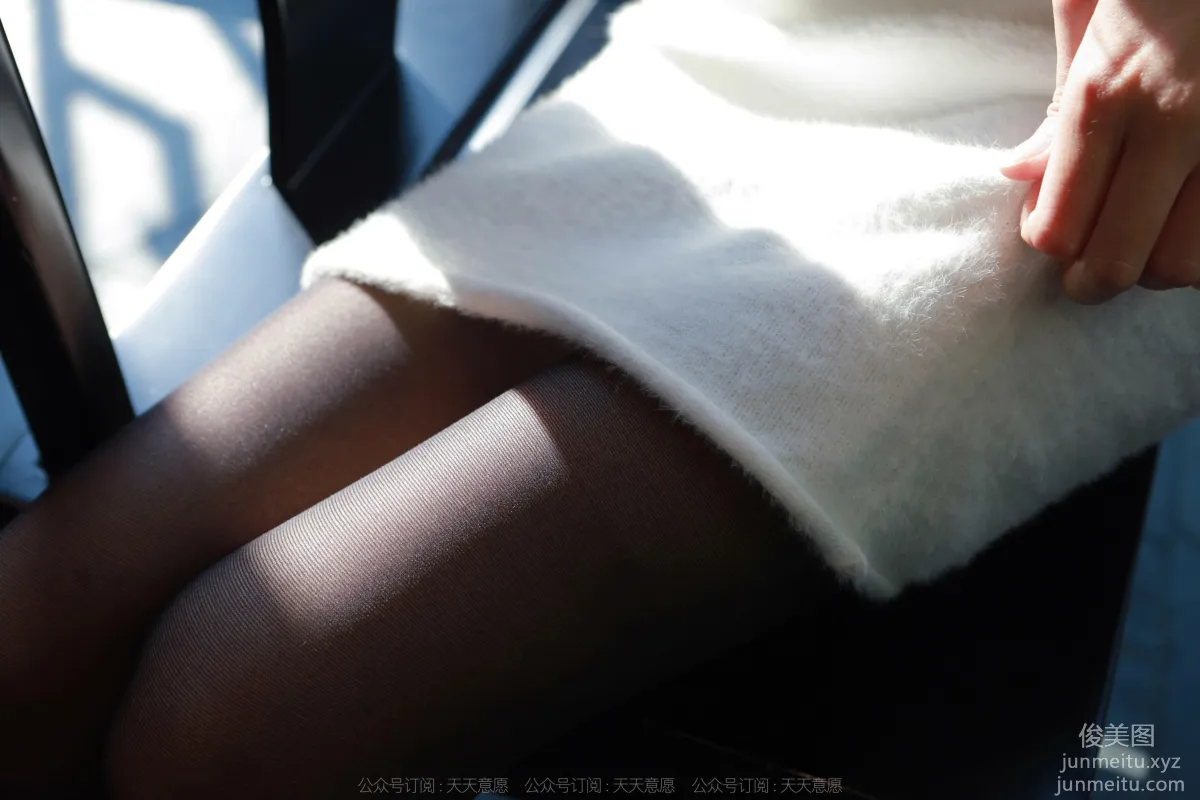 [IESS] 2022.01.27 Silk Enjoyer 993: Tuan Tuan, White Skirt and Long Legs in the Sun [93P] photo 32